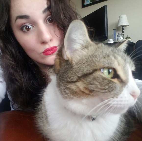 Meet Your Posher, Alyssa! - Picture 7 of 8